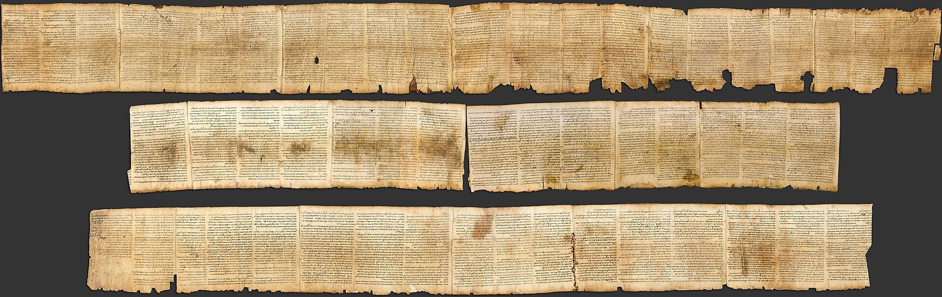 Great Isaiah Scroll.jpg · Photographs by Ardon Bar Hama, author of original document is unknown. · Public domain · 위키미디어