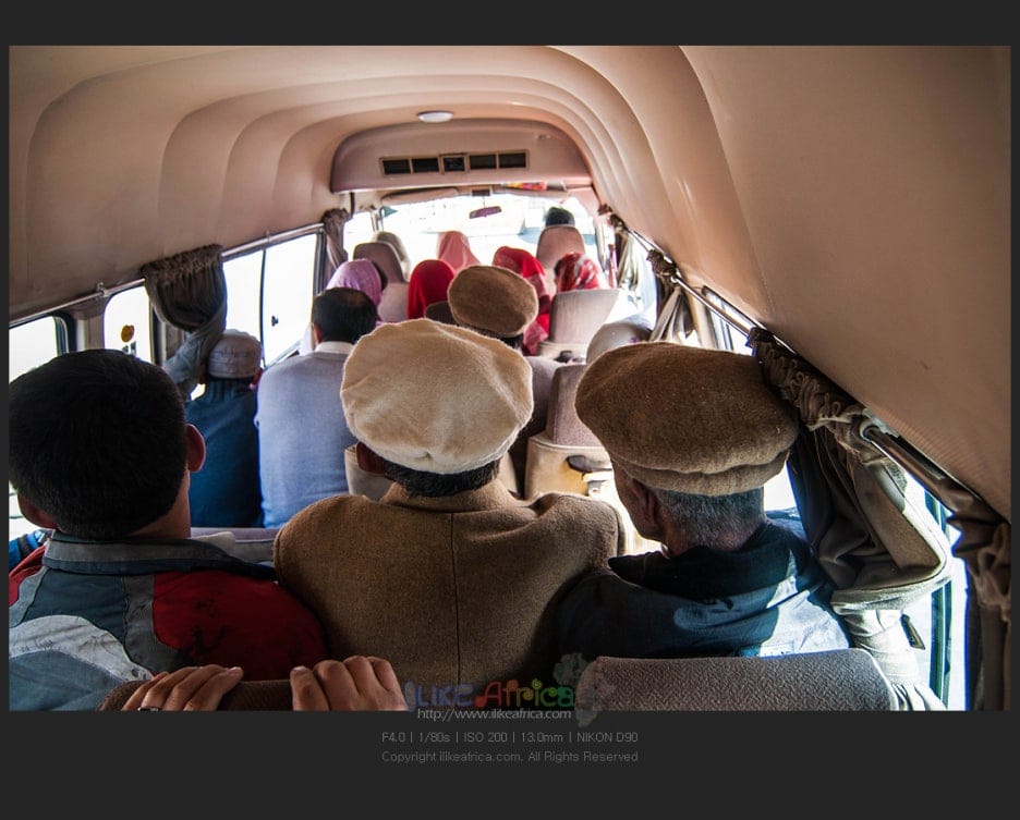 길기트에서 훈자로 가는 마지막 마을버스안에서
