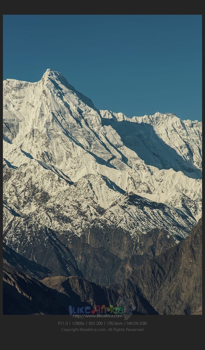 훈자마을 앞산과 뒷마을