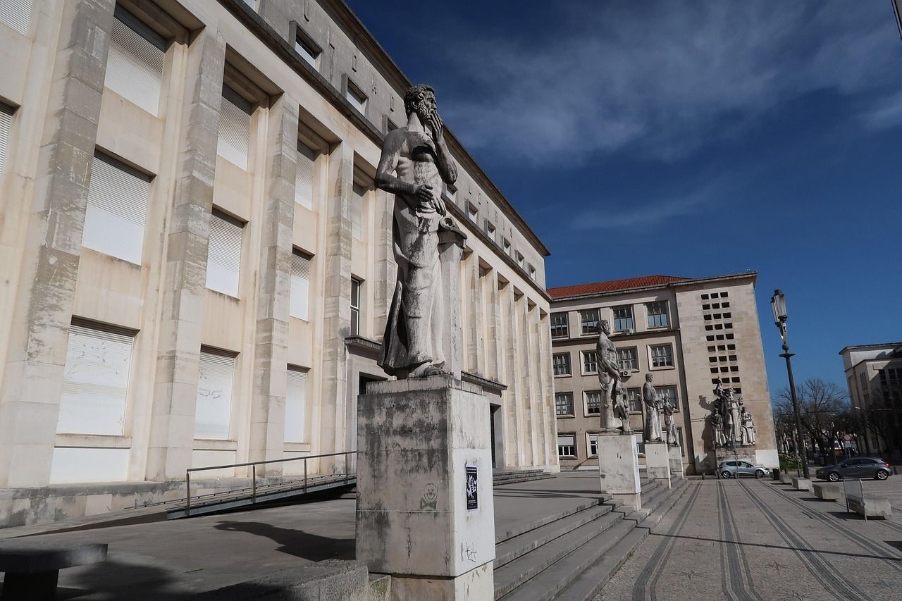 Coimbra 관iente, Portugal 탐�크: 3월 1일 목요일